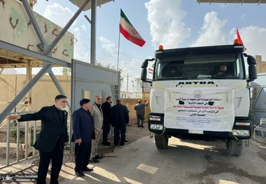 کاروان بزرگ امدادی و تجهیزات پزشکی عتبه حسینی (ع) وارد ایران شد + عکس و فیلم