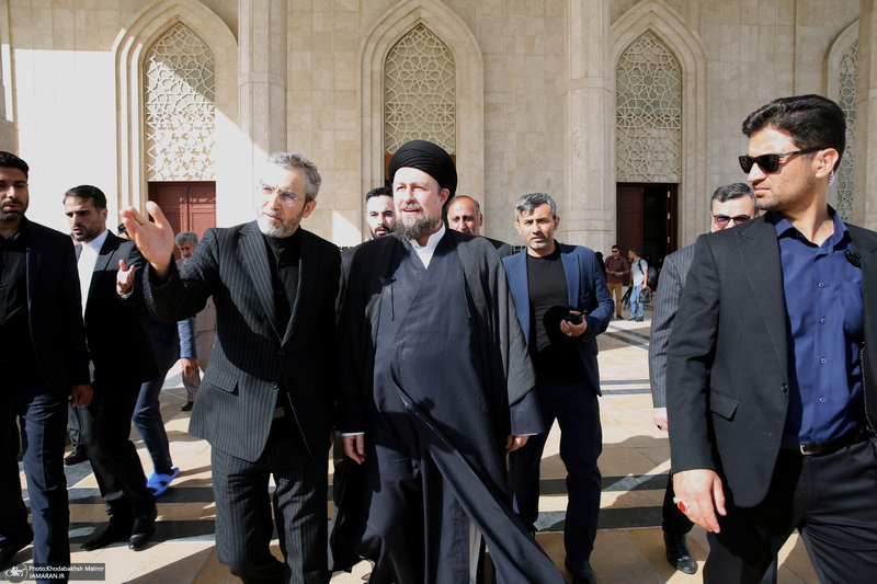 دیدار سرپرست و کارکنان وزارت خارجه باسید حسن خمینی در حرم مطهر امام خمینی (س)