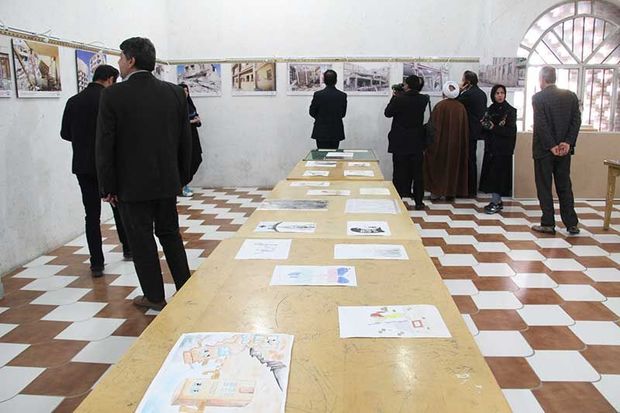 نمایشگاه عکس «روی خط زلزله» در میبد گشایش یافت