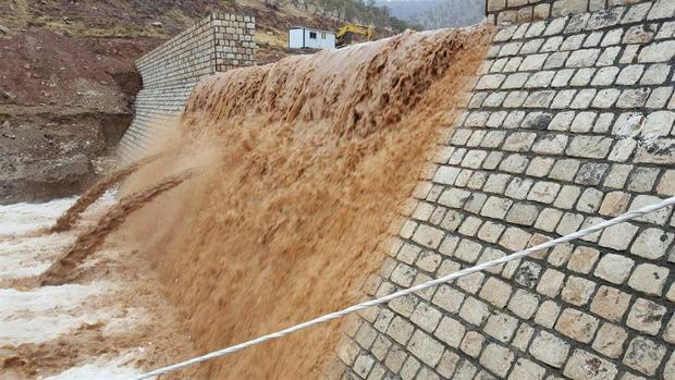 اجرای 2 هزار و 100 مترمکعب طرح آبخیزداری در شهرستان دلفان