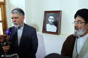 بازدید وزیر فرهنگ و ارشاد اسلامی از بیت و زادگاه حضرت امام در خمین