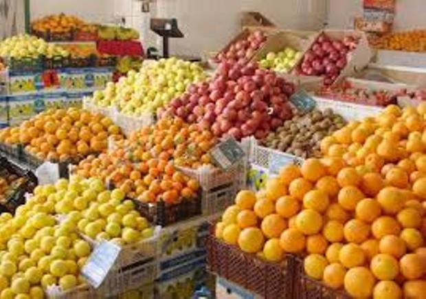 توزیع 390 تن سیب و پرتقال برای تنظیم بازار عید در ساوه آغاز شد