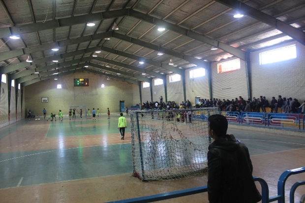 نتایج روز نخست مسابقات هندبال خردسالان منطقه 6 کشور در شهرستان خاتم