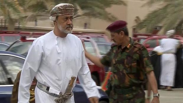 پادشاه جدید عمان سوگند یاد کرد+عکس