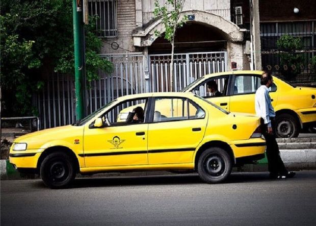 کرونا، زندگی رانندگان تاکسی در قزوین را با مشکل روبرو کرده است
