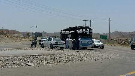 فرماندار: آتش سوزی اتوبوس مسیر چابهار- نیکشهر تلفات جانی نداشت