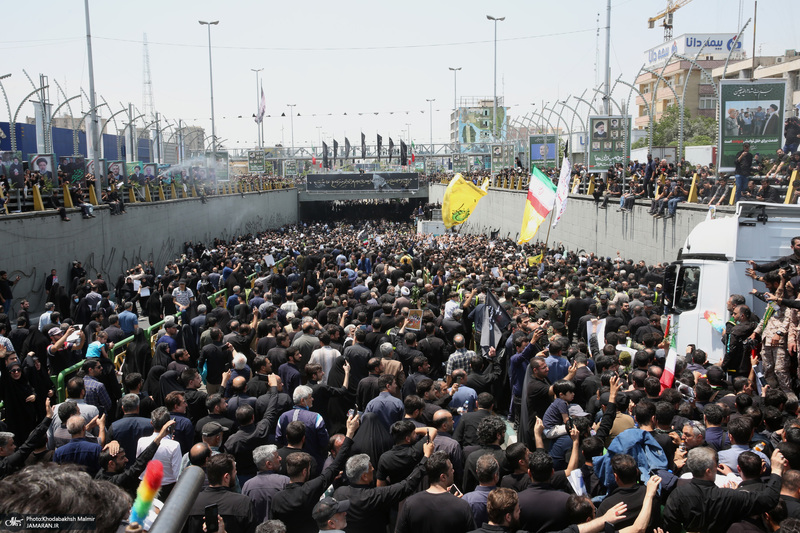 تشییع باشکوه پیکر رئیس جمهوری و یارانش در تهران-8