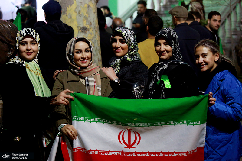 اجتماع پرشور مردم و هنرمندان در باغ فردوس