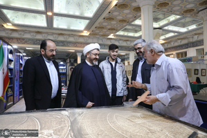 بازدید رئیس موسسه تنظیم و نشر آثار امام خمینی از نمایشگاه بین المللی قرآن کریم