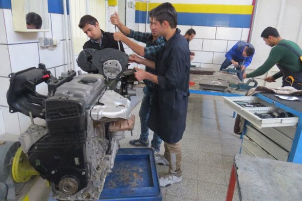 بازدید دانش آموزان بوشهر از مراکز فنی و حرفه ای آغاز شد