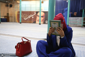 بازدید مشاور رسانه ای رئیس جمهور کشور کنگواز بیت امام خمینی (س) در چماران