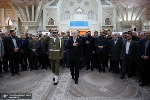 دیدار  رئیس و جمعی از اعضای اتاق اصناف تهران‌ با سید حسن خمینی