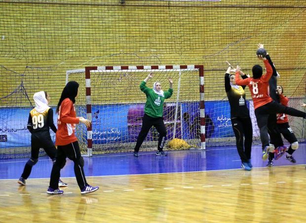 نوجوانان اصفهان قهرمان هندبال المپیاد دختران کشور در یزد شدند