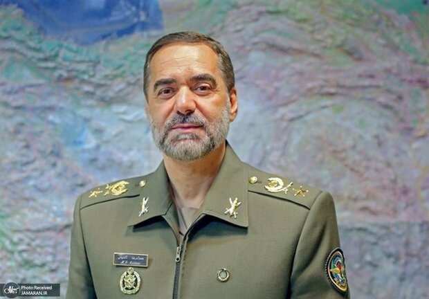 وزیر دفاع: پدافند آرمان تا آخر دی ماه رونمایی می‌شود