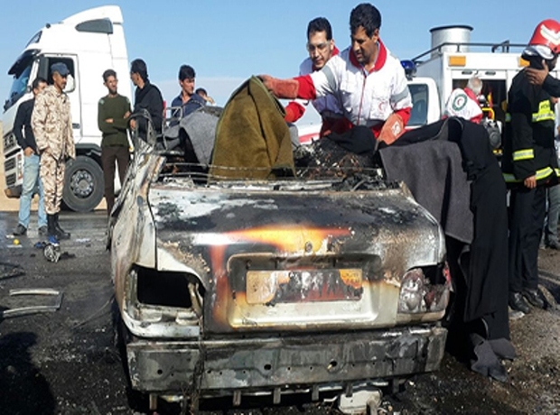 تصادف پراید در جاده همدان-تهران یک کشته برجای گذاشت خودرو در آتش سوخت