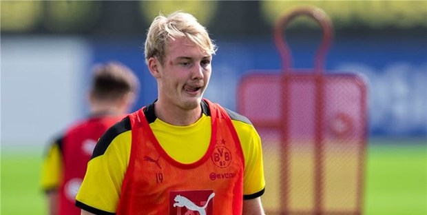 ماجرای کبود شدن زیر چشم بازیکن دورتموند چه بود؟ + عکس
