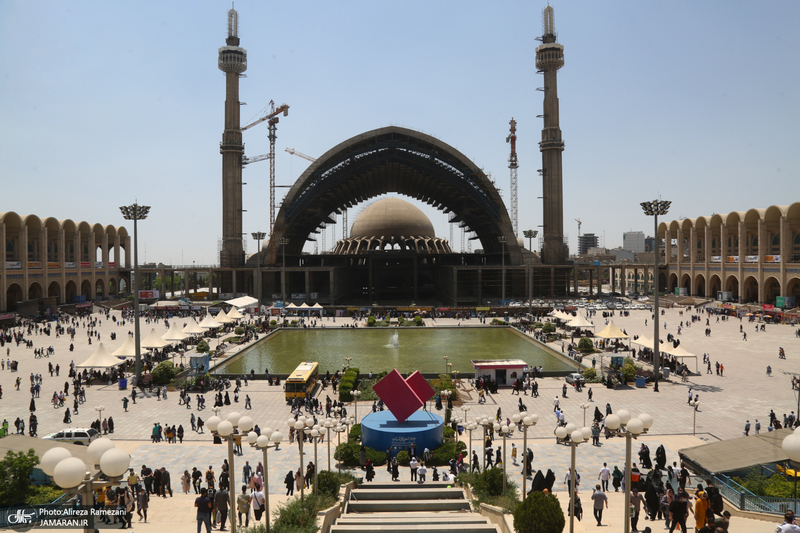 غرفه موسسه چاپ و نشر عروج در سی‌ و سومین نمایشگاه بین‌المللی کتاب تهران - 2