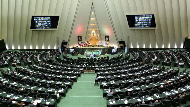 طرح ضد برجامی مجلس موجب اتحاد دنیا علیه ایران و ادامه تحریم‌ها می‌شود
