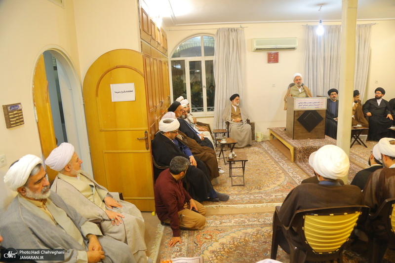 نشست علمی با موضوع  امام خمینی(ره) نهضت و نظام اسلامی