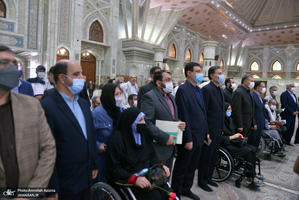 تجدید میثاق جمعی از خانواده های معظم شهدا، جانبازان، ایثار گران و رئیس و کارکنان بنیاد شهید با آرمان های حضرت امام(س)