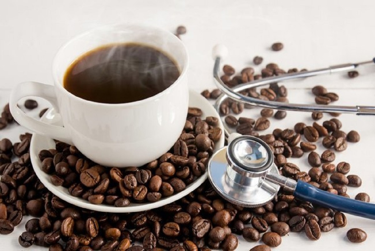 تنها زمانی که خوردن قهوه خوب نیست! فواید و مضرات این نوشیدنی محبوب چیست؟