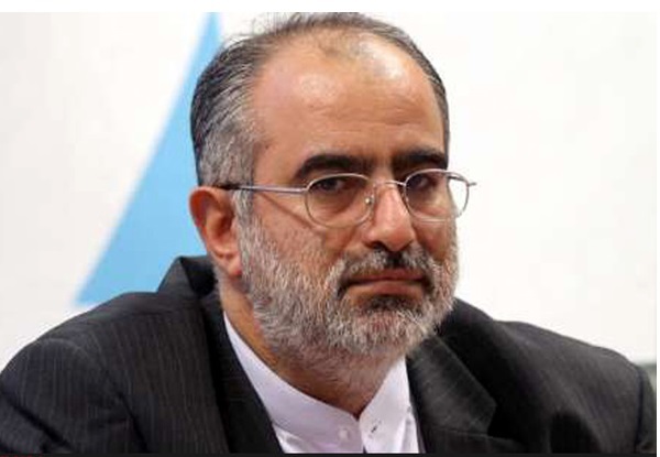 واکنش حسام الدین آشنا به سخنان روز گذشته احمدی نژاد