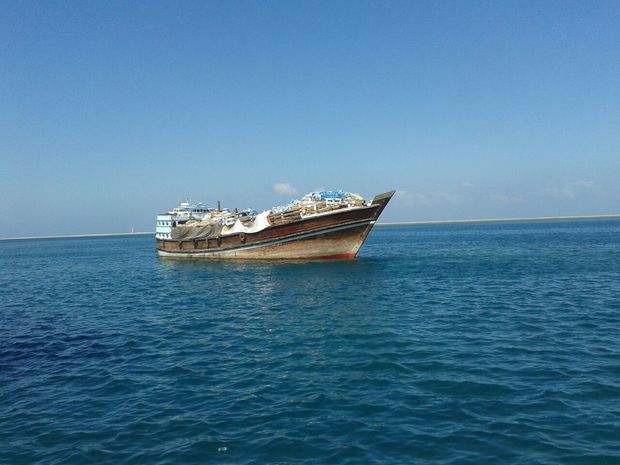 نجات سرنشینان 2 شناور در آبهای خلیج فارس