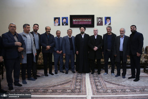 دیدار  رئیس و جمعی از اعضای اتاق اصناف تهران‌ با سید حسن خمینی