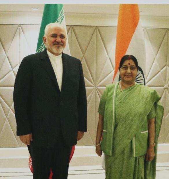 گفت و گوی تلفنی ظریف با وزیر خارجه هند در مورد آخرین تحولات منطقه