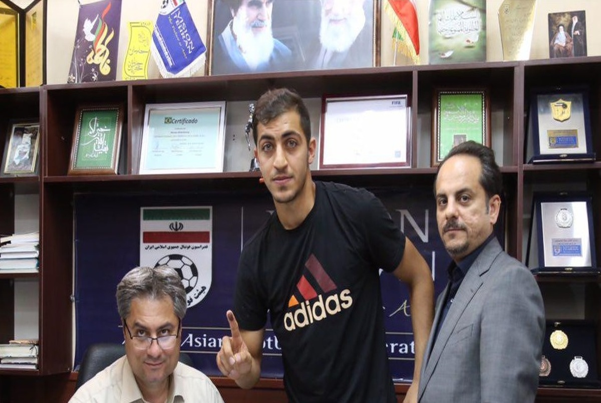حسینی با استقلال قراردادش را دوساله بست +عکس