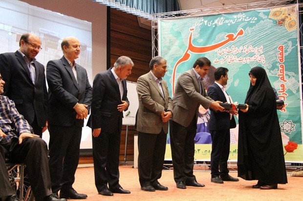 500 معلم نمونه جنوب تهران تجلیل شدند