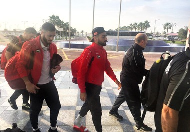  کی‌روش و مربیان فلسطین عکس یادگاری گرفتند/ بازدید بازیکنان از چمن ورزشگاه+تصاویر 
