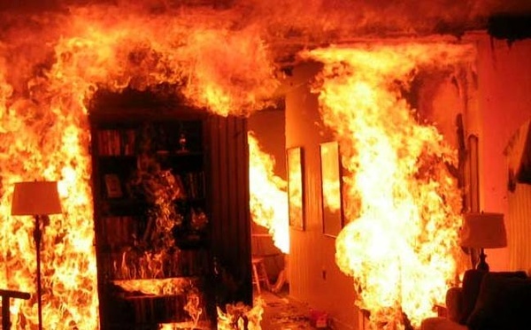 80 درصد آتش‌سوزی در سرای دو دری بازار تاریخی تبریز کنترل شده است