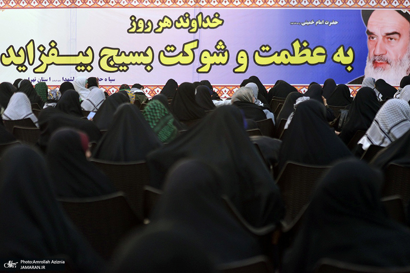 گردهمایی سراسری بسیج دانشجویی و طلاب در حرم مطهر امام خمینی (س) - 1