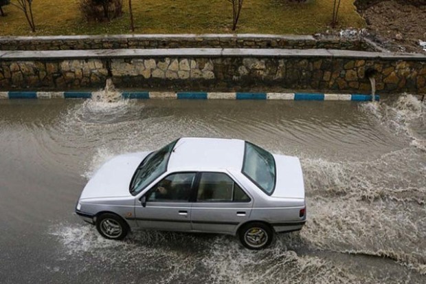 مشکل آبگرفتگی های معابر شهر قزوین در حال رفع است