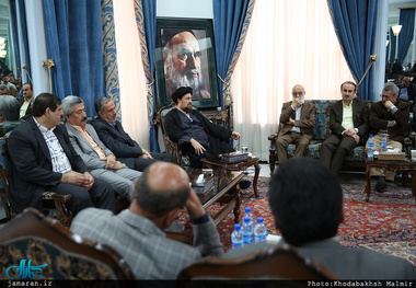 سیدحسن خمینی: انتخابات شوراها نباید در فضای انتخابات ریاست جمهوری گم شود/ امروز شوراها تجربه بسیار موفقی است/ امام جز از مسیر مردم، به حل مشکلات نمی اندیشید