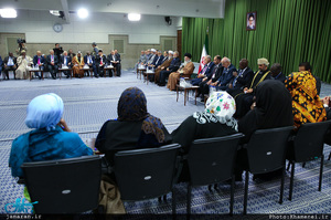  دیدار شرکت‌کنندگان در سیزدهمین کنفرانس اتحادیه بین‌المجالس سازمان همکاری اسلامی با رهبر معظم انقلاب