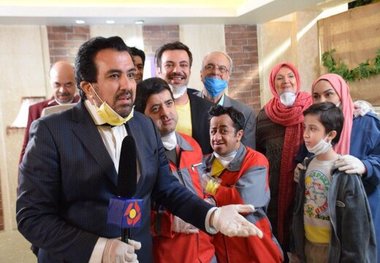 حسینی‌ بای، بازیگر شد


