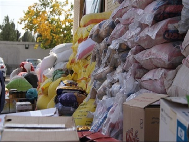 400 تن مواد غذایی توسط سپاه پاسداران در مناطق زلزله روستایی توزیع شد
