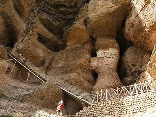 'کرفتو' نخستین غار طبقاتی و دست کند ایران، چشم براه ثبت جهانی - عبدالله رحمانی*
