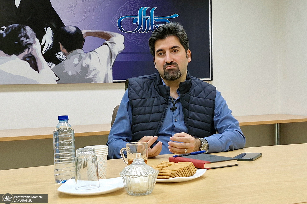 اینترنت پرو چگونه یک بازار جدید ساخته است؟/ رجب‌پور، اقتصاددان: با ادامه سیاست‌های سال‌های اخیر، مدیریت شرایط جنگی ممکن نیست/سیاست حذف ارز ترجیحی به جهش و پله‌ای شدن نرخ ارز منجر شد