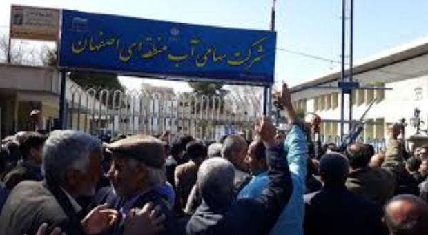 جمعی از باغداران غرب اصفهان خواستار رسیدگی به حقآبه خود شدند