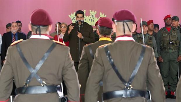 دستور آماده باش مادورو به ارتش برای مقابله با حمله احتمالی کلمبیا