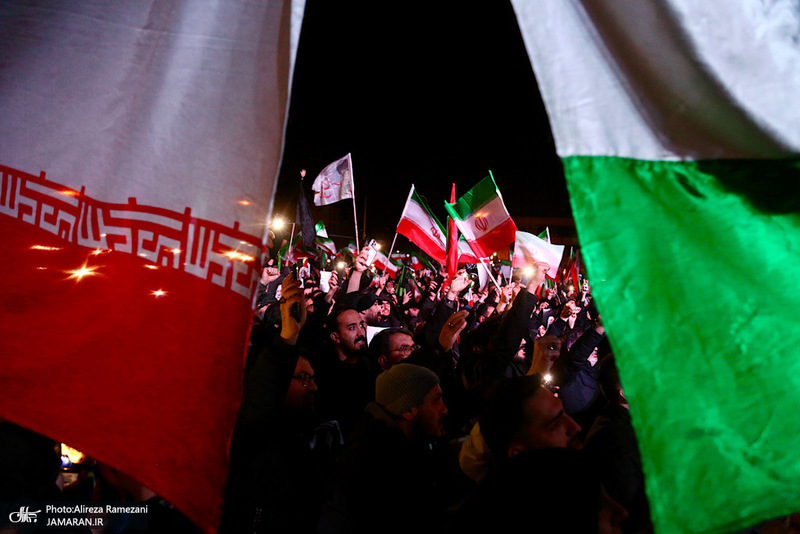 تجمع مردمی در میدان انقلاب اسلامی تهران