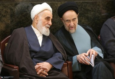 تماس تلفنی علی اکبر ناطق نوری با سید محمد خاتمی در پی بستری شدن رییس جمهور پیشین کشورمان در بیمارستان