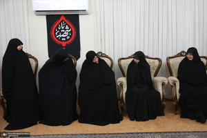 حضور سید حسن خمینی در منزل سردار شهید سلامی با خانواده این شهید والامقام دیدار و گفت‌وگو کرد.