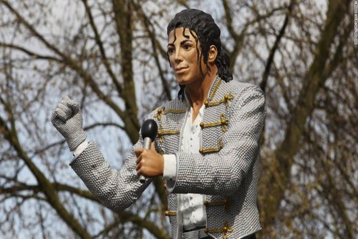 حذف مجسمه مایکل جکسون از موزه فوتبال