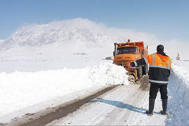 راه 15 روستای آذربایجان غربی همچنان بسته است
