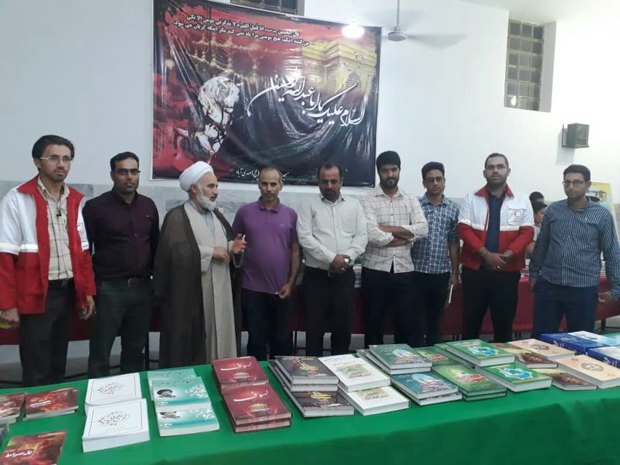 نمایشگاه کتاب و علوم قرآنی در بهادران مهریز افتتاح شد