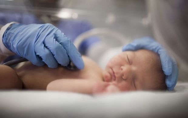 نخستین نوزاد سال 97 در آستارا متولد شد